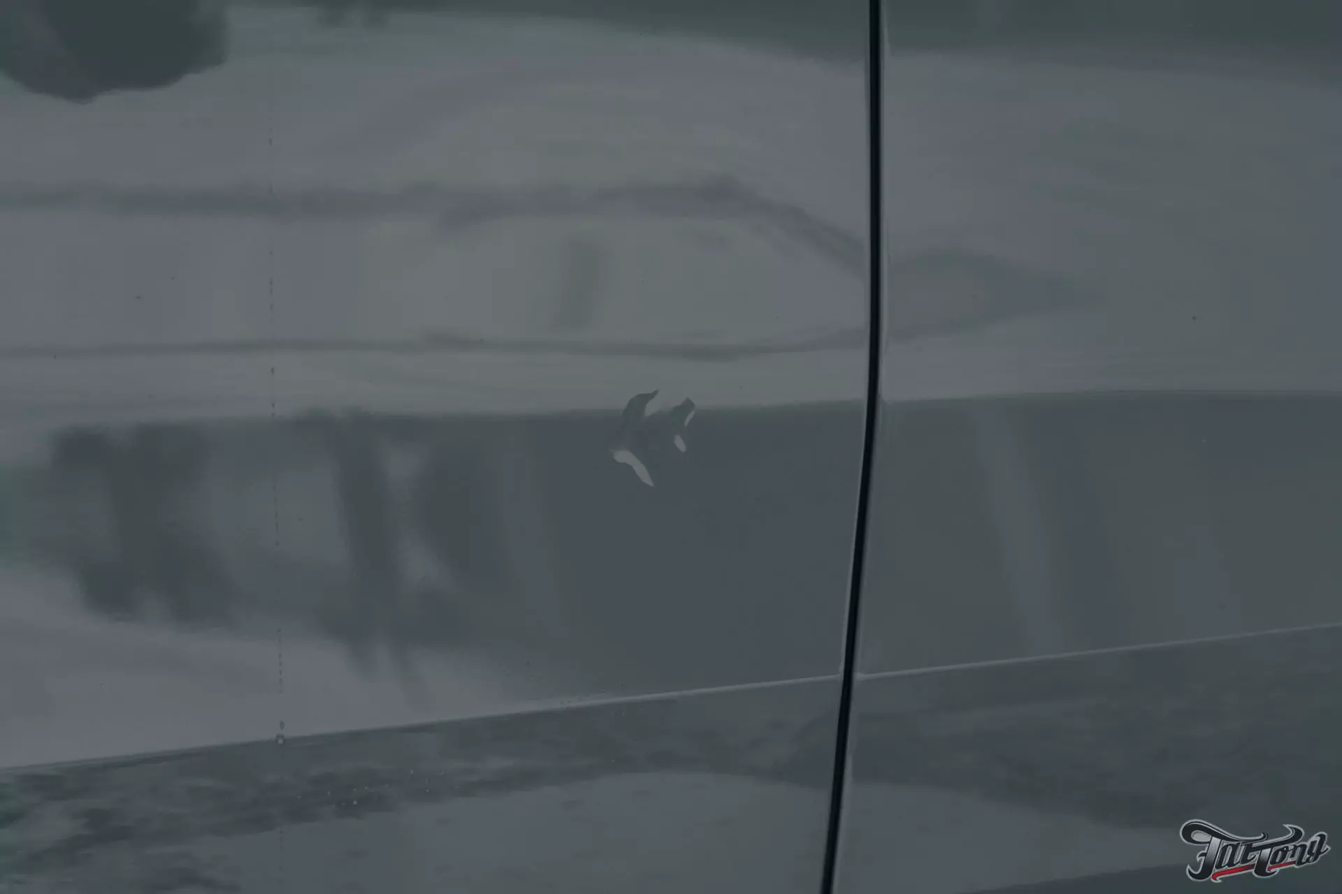 BMW X5. Оклейка в матовый полиуретан. Перетяжка потолка в алькантару. Пошив подушек под голову